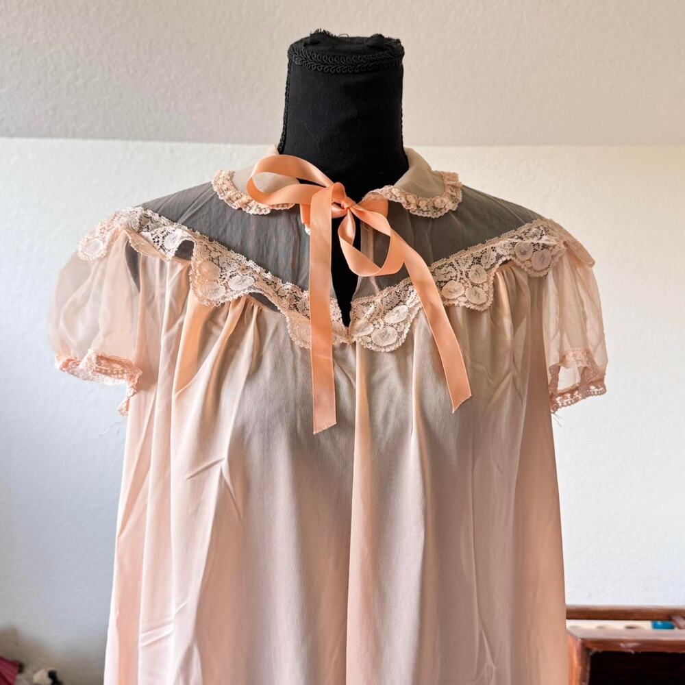 Vintage 60s peachy coral satin night robe house coat sz m cottagecore romantic - Picture 4 of 8